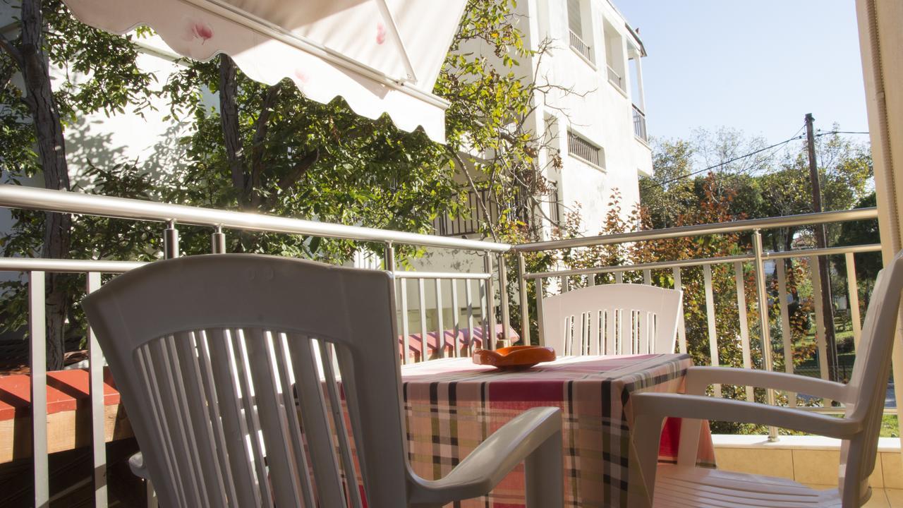 Four Seasons 2 Apartment Paralia Katerinis Bagian luar foto