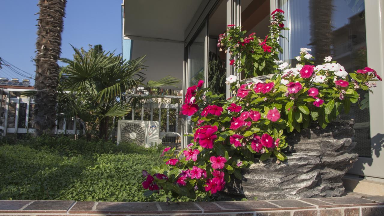 Four Seasons 2 Apartment Paralia Katerinis Bagian luar foto