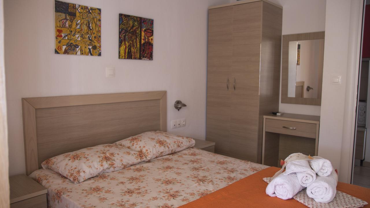 Four Seasons 2 Apartment Paralia Katerinis Bagian luar foto