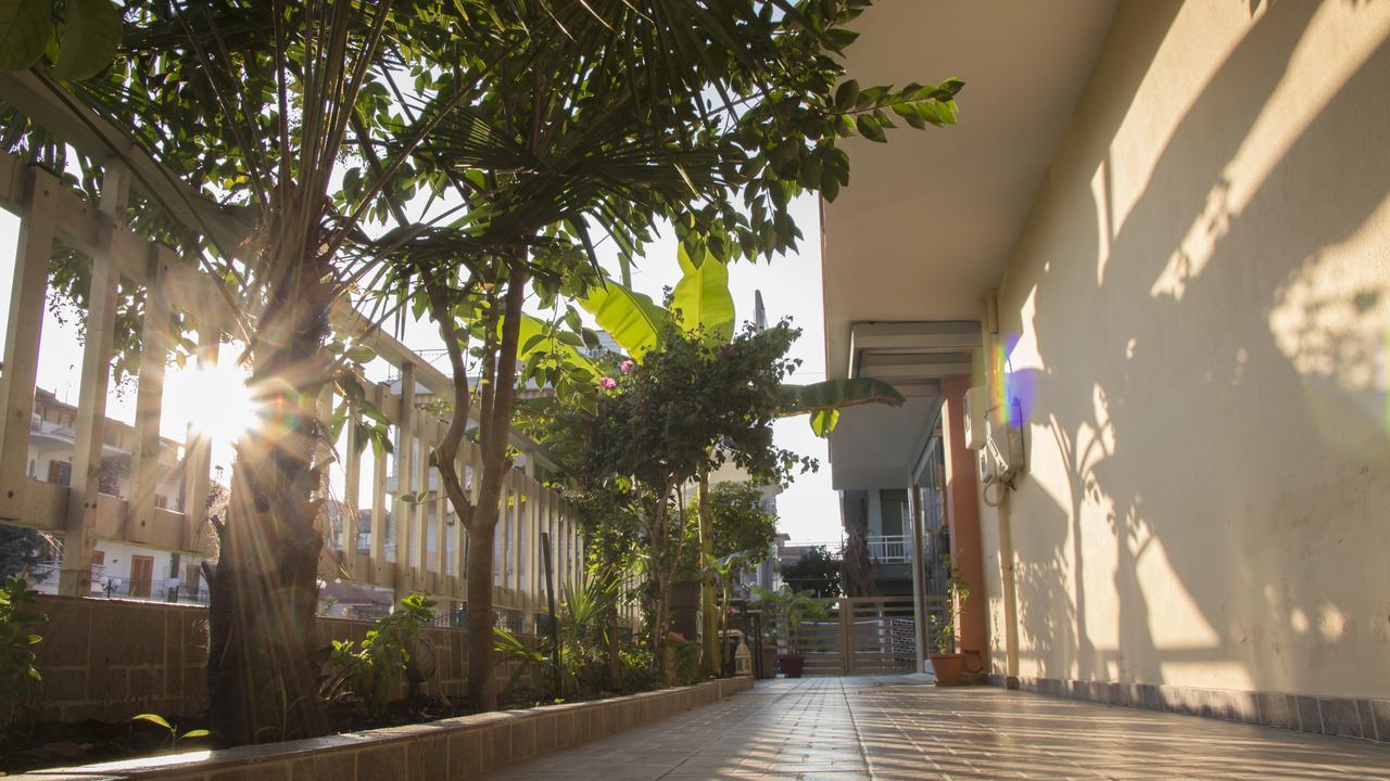 Four Seasons 2 Apartment Paralia Katerinis Bagian luar foto